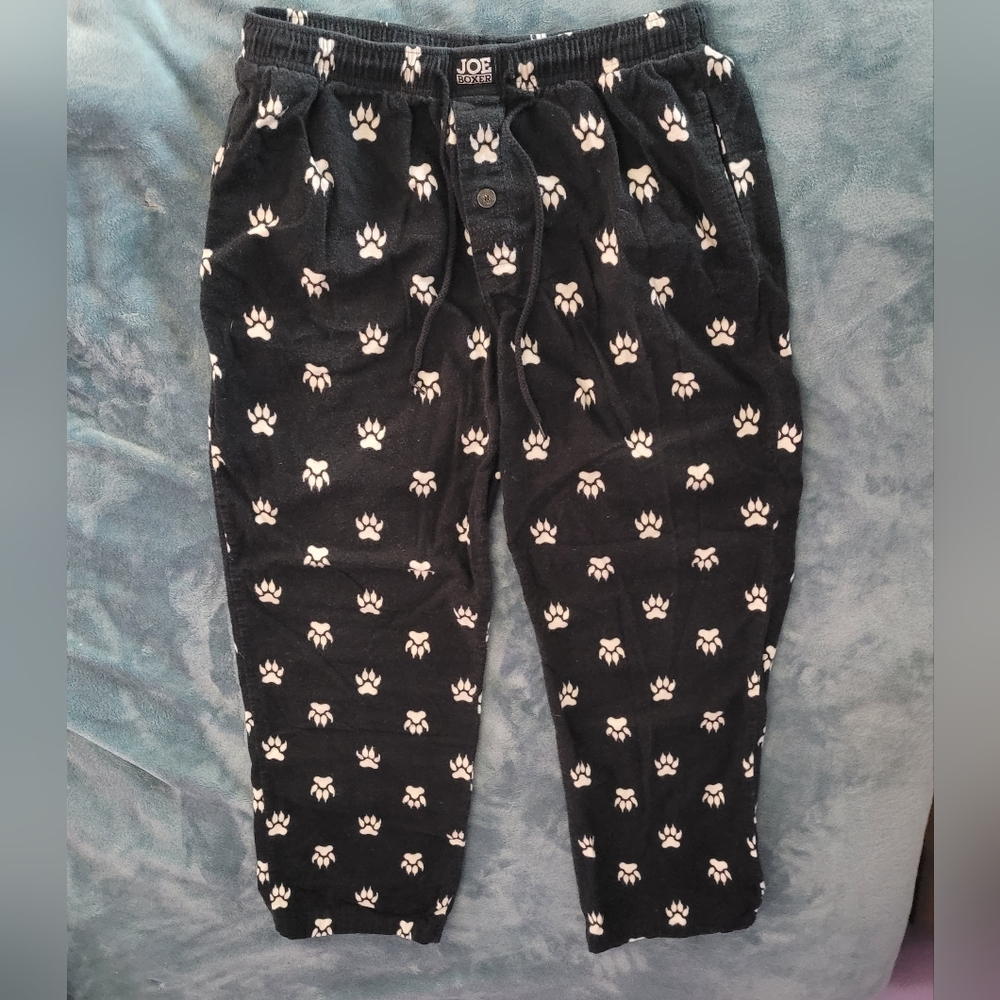 Joe Boxer Mens Black and White Paw Print Pajama Bottoms.